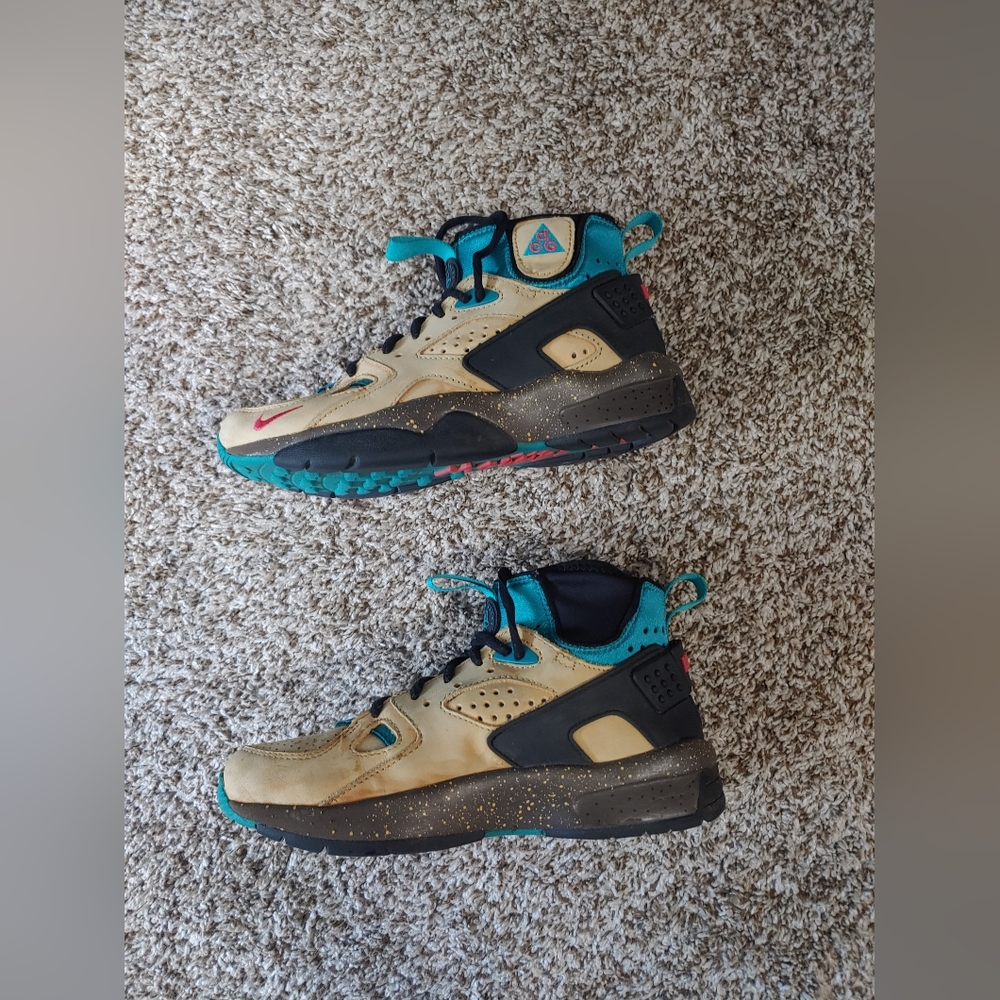 Nike Men's Vintage ACG Sneakers Beige Teal Black with Red Accents - Picture 3 of 8